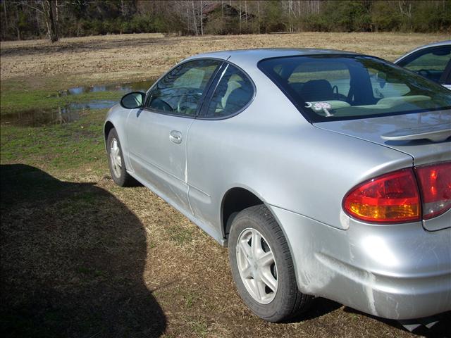 Oldsmobile Alero 2003 photo 2