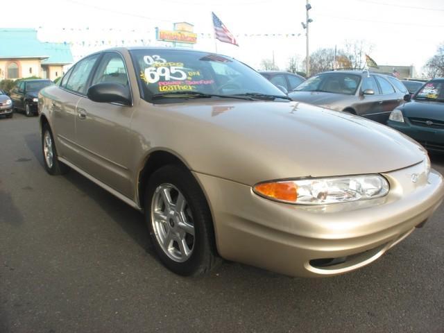 Oldsmobile Alero 2003 photo 2
