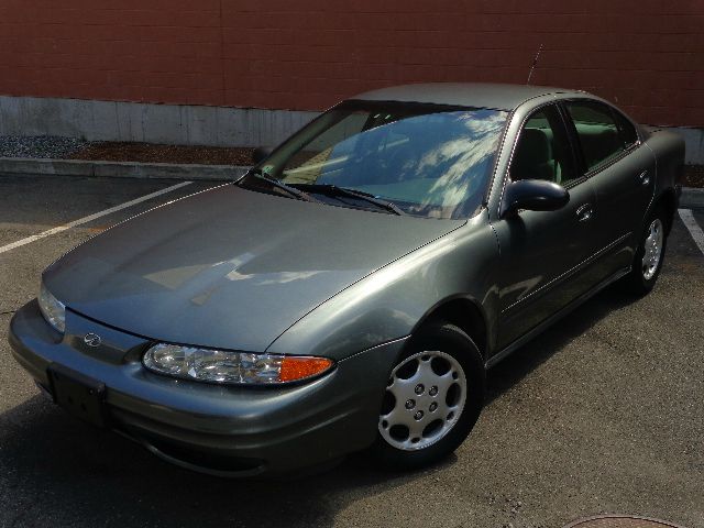 Oldsmobile Alero 2003 photo 2