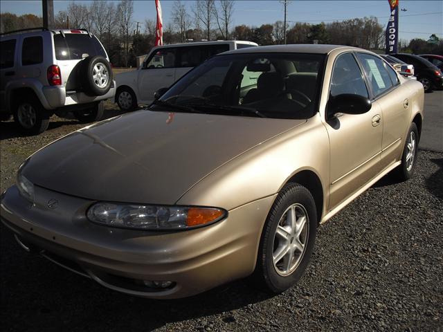 Oldsmobile Alero 3.5L Coupe Sedan