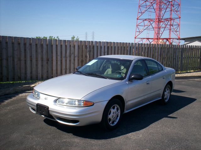 Oldsmobile Alero 2003 photo 11