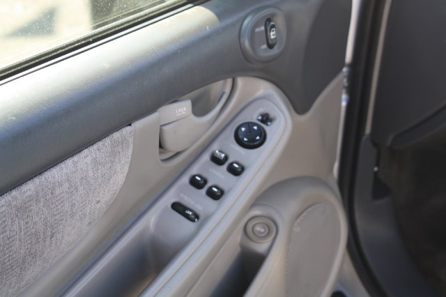 Oldsmobile Alero 2003 photo 1