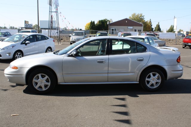 Oldsmobile Alero 2003 photo 3