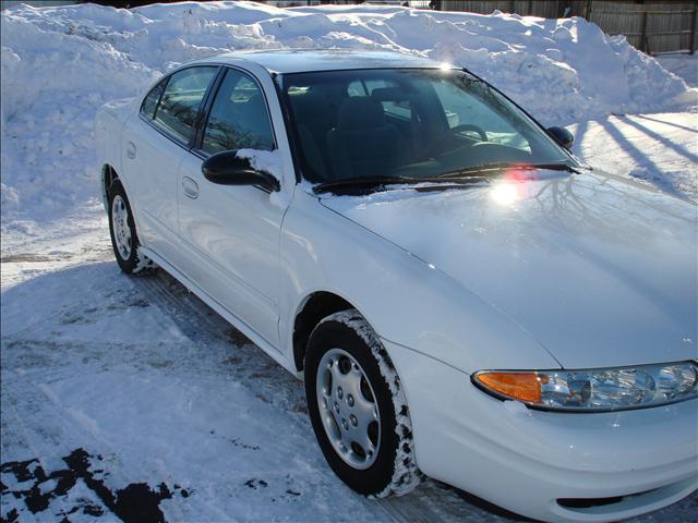 Oldsmobile Alero 2003 photo 2