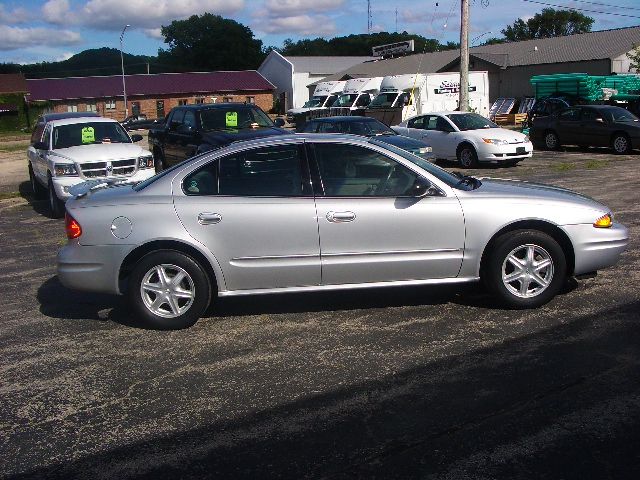 Oldsmobile Alero 2003 photo 3
