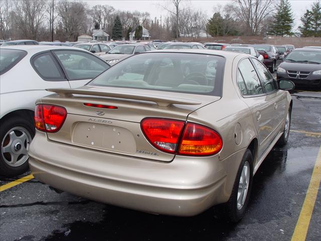 Oldsmobile Alero 2003 photo 2