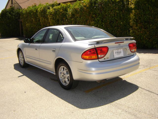 Oldsmobile Alero 2004 photo 1