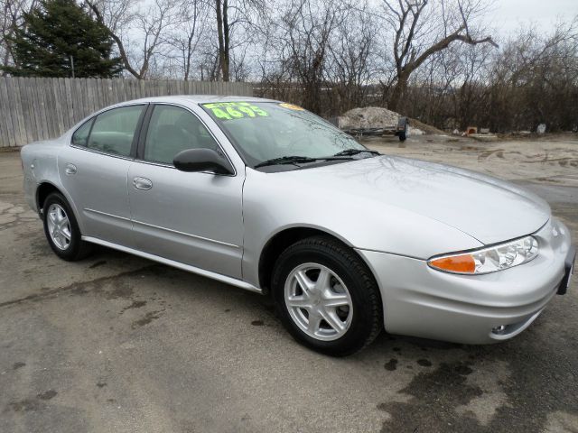 Oldsmobile Alero 2004 photo 2
