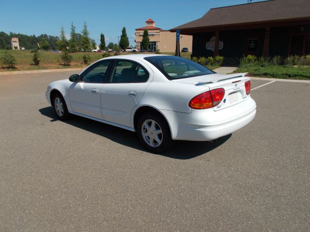 Oldsmobile Alero 2004 photo 1