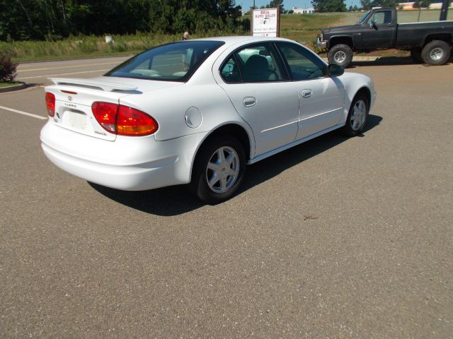 Oldsmobile Alero 2004 photo 2