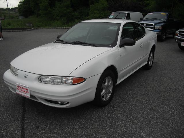 Oldsmobile Alero 4WD 4dr SC Coupe
