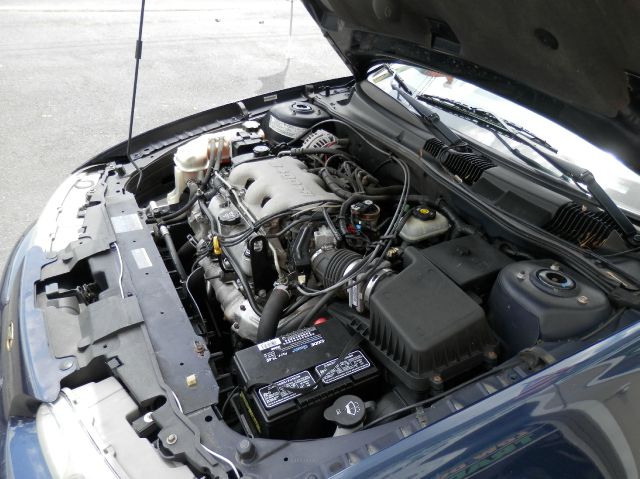 Oldsmobile Alero 2004 photo 2