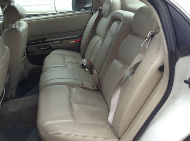 Oldsmobile Aurora Base Sedan