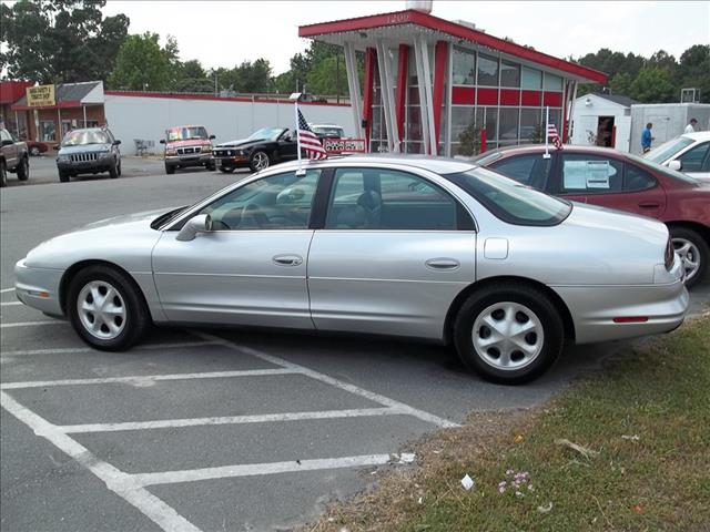 Oldsmobile Aurora 1999 photo 2
