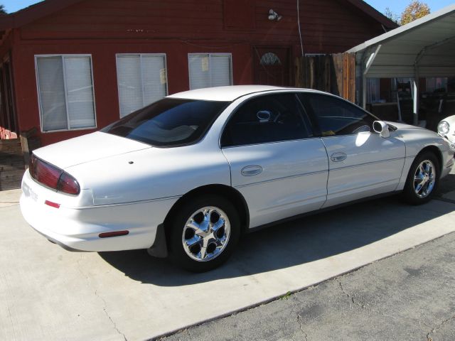 Oldsmobile Aurora 1999 photo 2