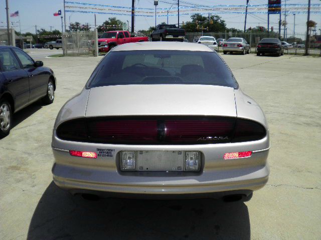 Oldsmobile Aurora 1999 photo 1