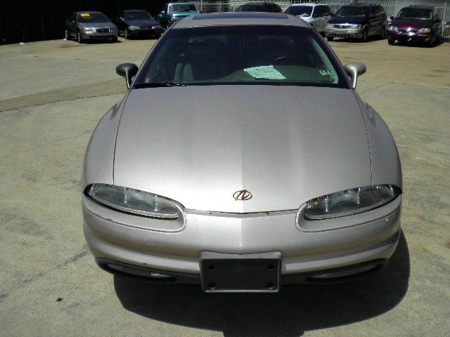Oldsmobile Aurora 1999 photo 2