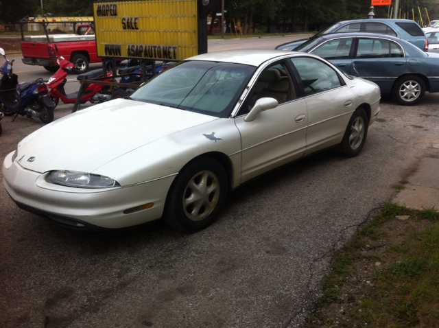 Oldsmobile Aurora 1999 photo 1