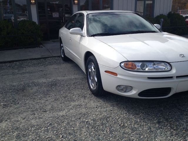 Oldsmobile Aurora 2001 photo 1