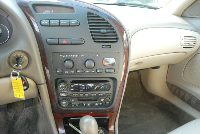Oldsmobile Aurora 2001 photo 2