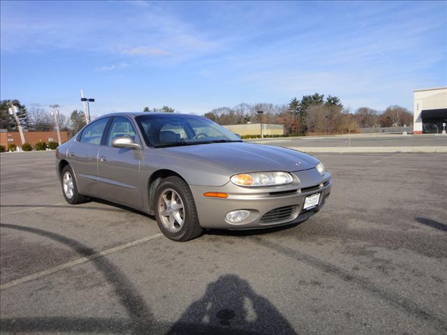 Oldsmobile Aurora R/T AWD Sedan