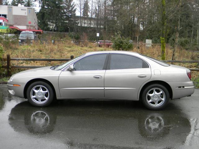 Oldsmobile Aurora 2001 photo 1