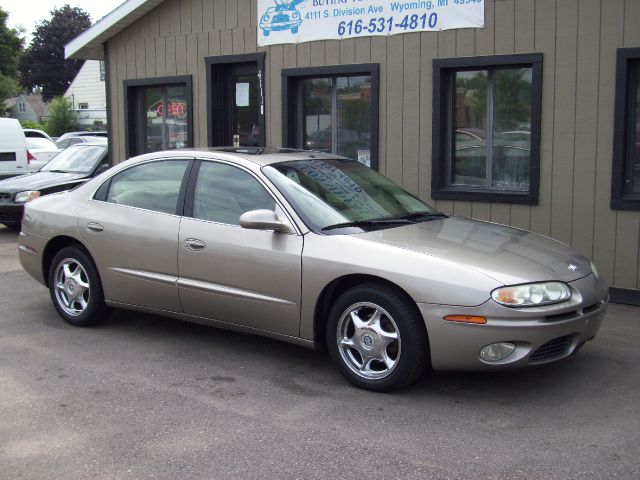 Oldsmobile Aurora 2001 photo 1