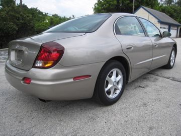 Oldsmobile Aurora 2001 photo 1