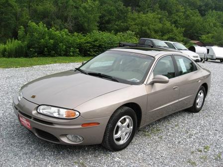 Oldsmobile Aurora Base Sedan