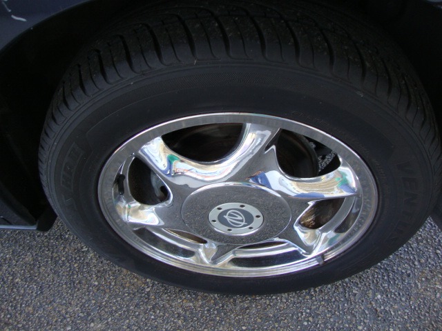 Oldsmobile Aurora 2001 photo 2