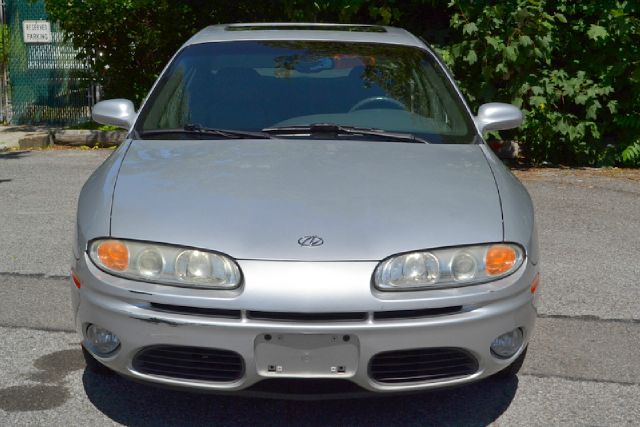 Oldsmobile Aurora 2002 photo 1