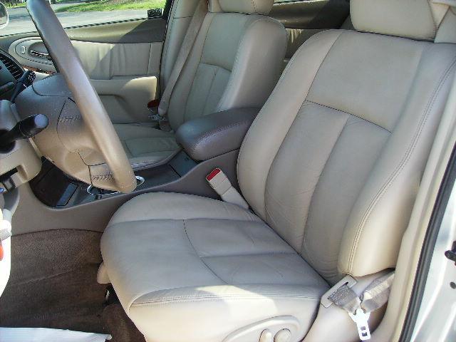 Oldsmobile Aurora 2002 photo 2