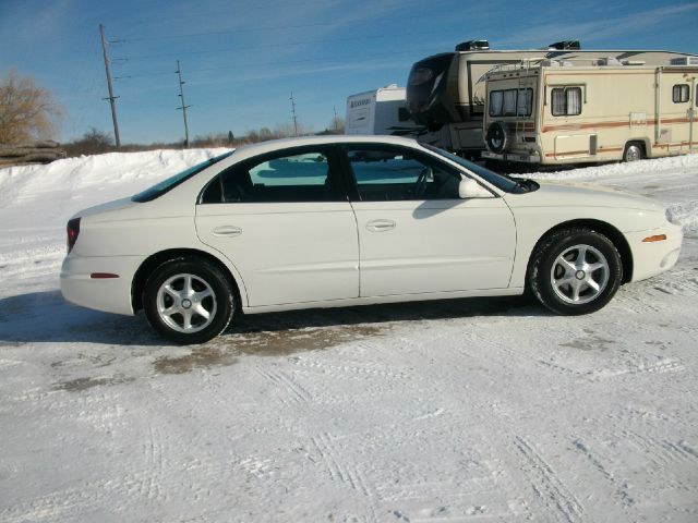Oldsmobile Aurora 2002 photo 2