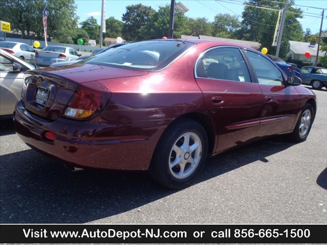 Oldsmobile Aurora 2002 photo 1