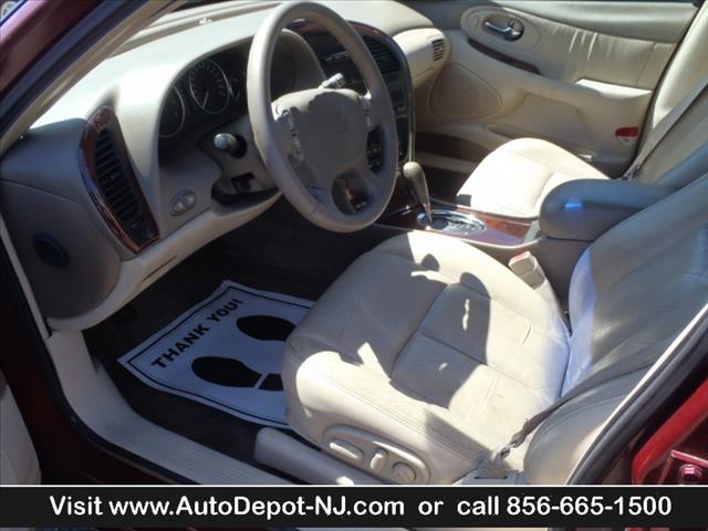 Oldsmobile Aurora 2002 photo 2