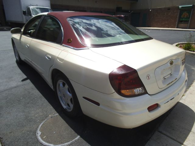Oldsmobile Aurora 2003 photo 1