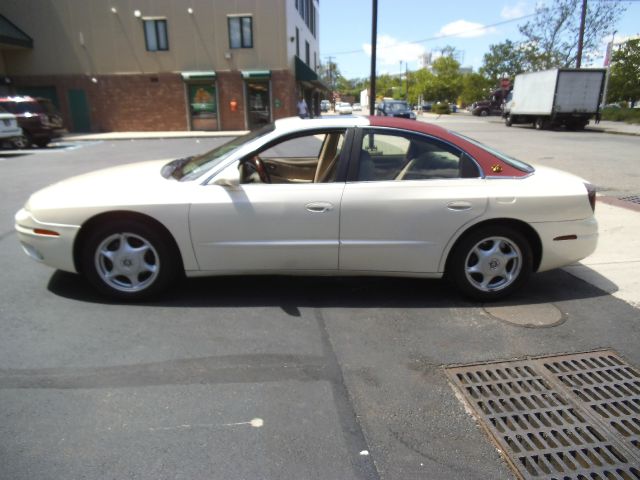 Oldsmobile Aurora 2003 photo 2