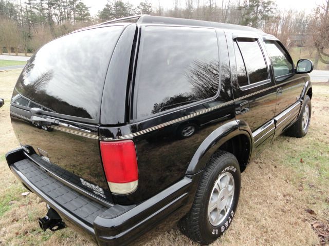 Oldsmobile Bravada 1997 photo 1