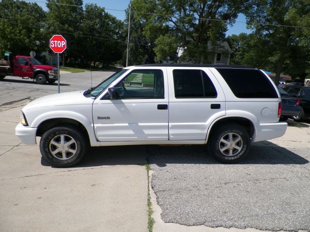Oldsmobile Bravada 2001 photo 2