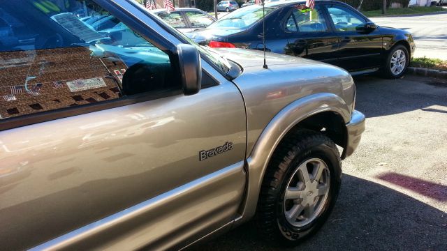 Oldsmobile Bravada 2001 photo 2
