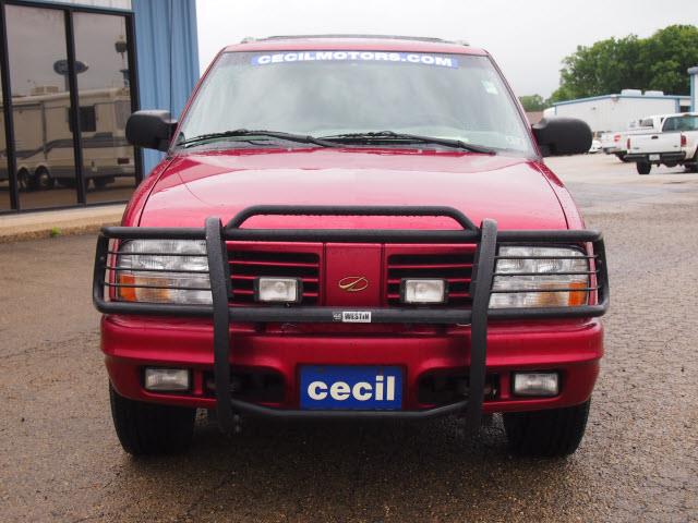 Oldsmobile Bravada 2001 photo 1