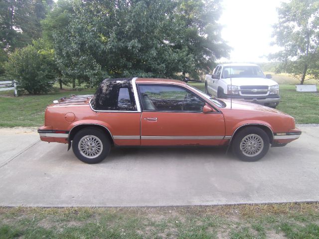 Oldsmobile Calais 1987 photo 2