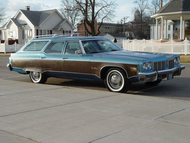 Oldsmobile Custom Cruiser 1975 photo 3