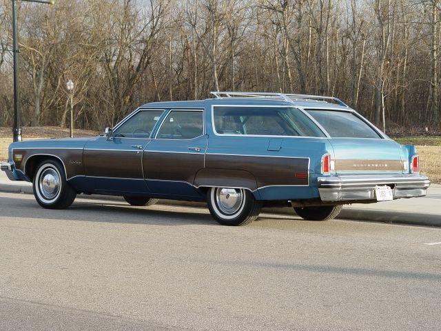 Oldsmobile Custom Cruiser 1975 photo 4