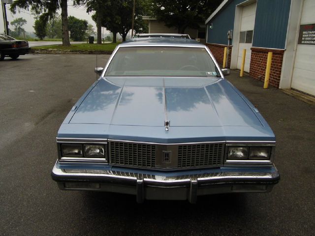 Oldsmobile Custom Cruiser 1988 photo 1