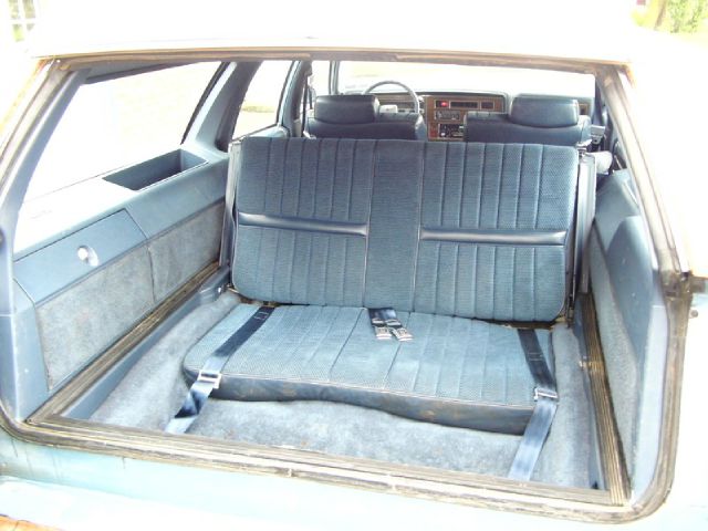 Oldsmobile Custom Cruiser 1988 photo 2