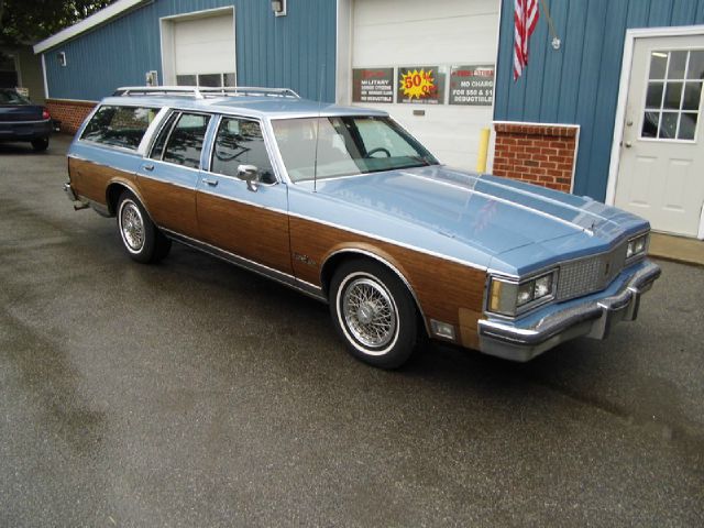 Oldsmobile Custom Cruiser 1988 photo 3