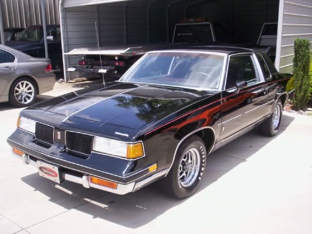 Oldsmobile CUTLASS Sienna Coupe