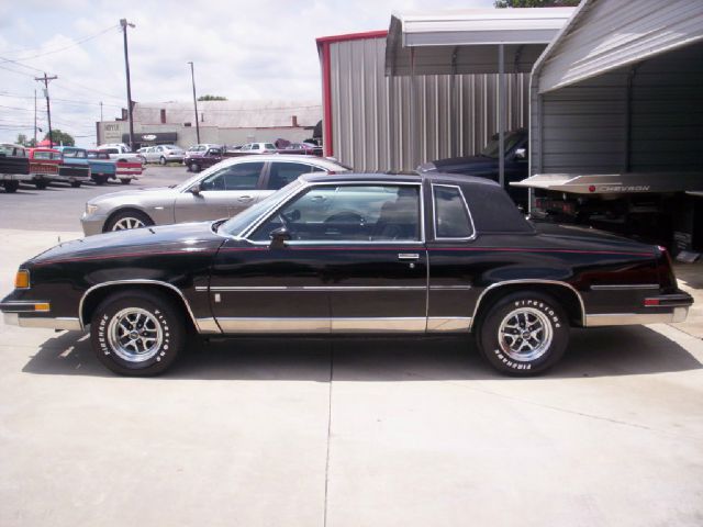 Oldsmobile CUTLASS 1987 photo 3
