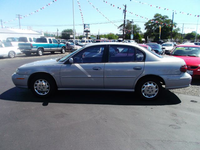 Oldsmobile CUTLASS S Sedan Sedan